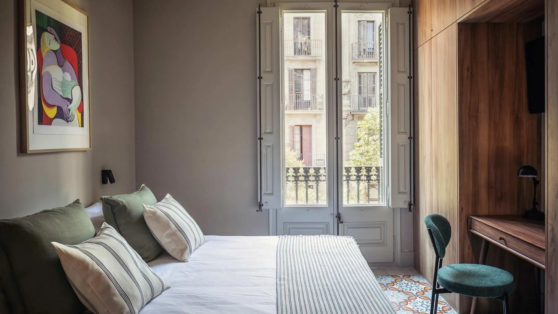 Apartman Lovely 6 Bedroom Flat In L'Eixample Barcelona